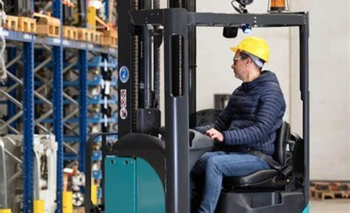 Nueva CARRETILLA ELEVADORA RETRACTIL BAOLI KBR 14-20 - Imagen